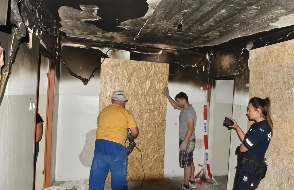 Blok przy ul. Wyszyńskiego 25 w Zielonej Górze, gdzie 3 lipca doszło do eksplozji Blok przy ul. Wyszyńskiego 25 w Zielonej Górze, gdzie 3 lipca doszło do eksplozji