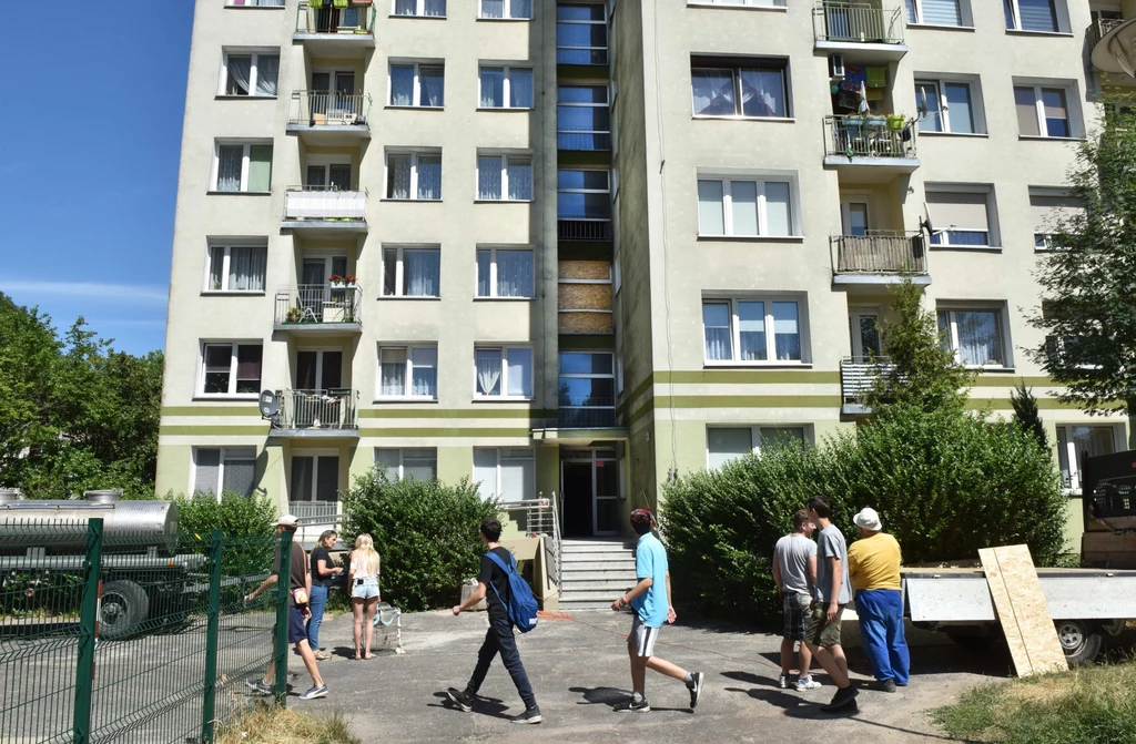 Blok przy ul. Wyszyńskiego 25 w Zielonej Górze, gdzie 3 lipca doszło do eksplozji Blok przy ul. Wyszyńskiego 25 w Zielonej Górze, gdzie 3 lipca doszło do eksplozji