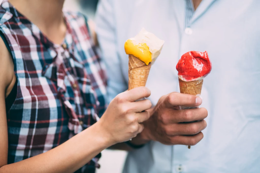 Uważa się, że lody tuczą, bo zawierają sporo cukrów i tłuszczów