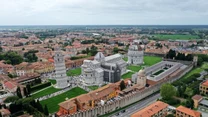 Warto pospacerować ulicami centrum, bez natłoku turystów. 