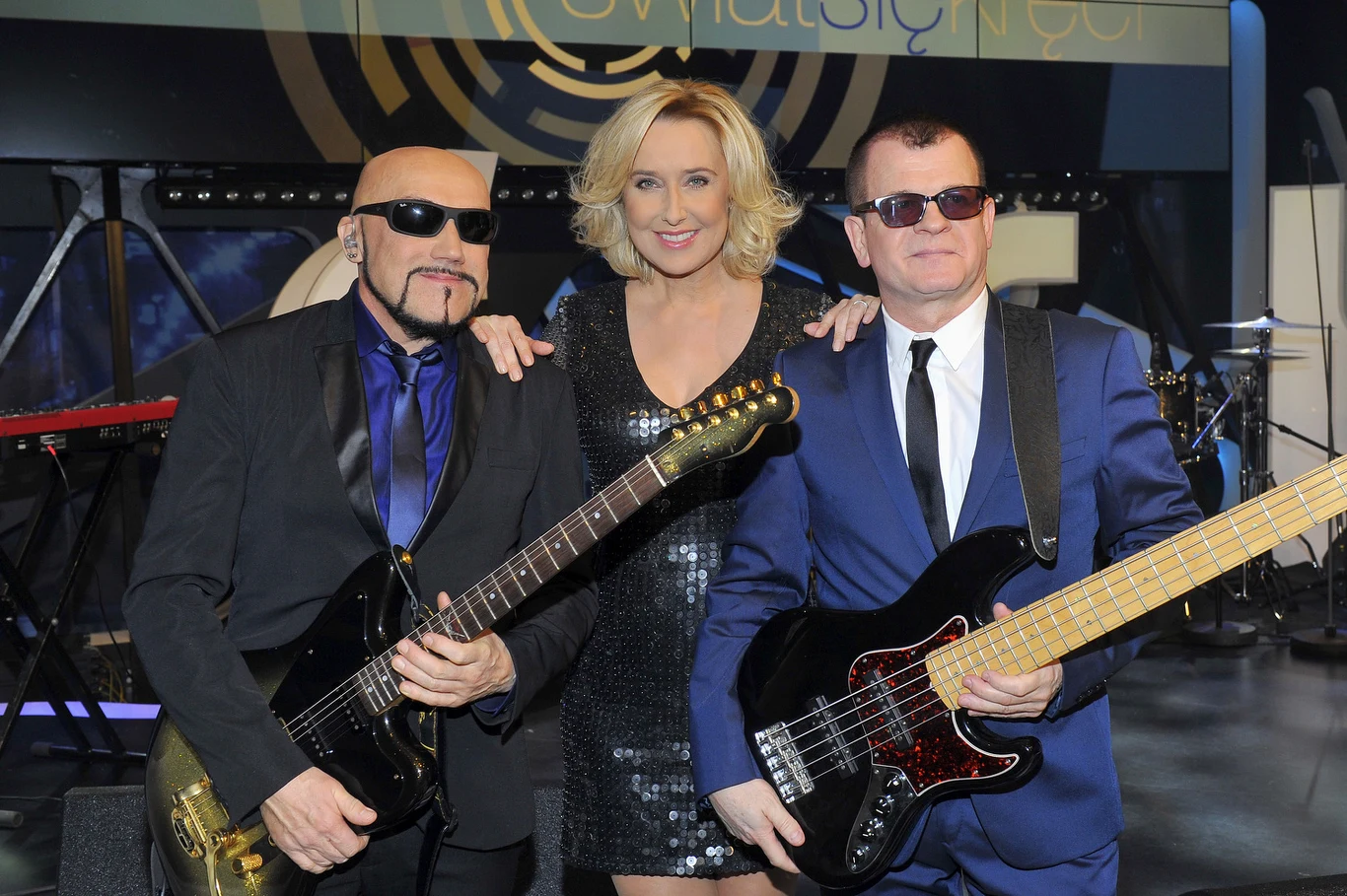 Jeszcze w liceum Skawiński poznał basistę Waldemara Tkaczyka, z którym założył pierwszy zespół - Kameleon. W duecie panowie zwyciężyli na Festiwalu Piosenki Harcerskiej w Siedlcach. Wraz z Tkaczykiem i perkusistą Janem Plutą tworzyli też zespół Horoskop. Tkaczyk towarzyszy Skawińskiemu aż do dzisiaj. 