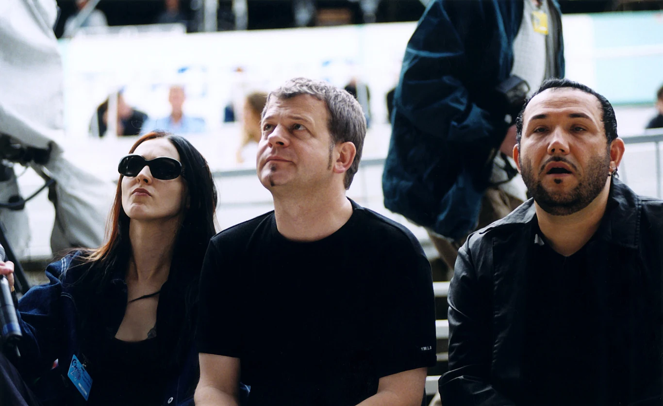 Od 1976 roku był członkiem grupy Akcenty, która przekształciła się w zespół Kombi. Skawiński był w nim do 1992 roku. W międzyczasie, wraz z Waldemarem Tkaczykiem, Zbigniewem Kraszewskim i Piotrem Łukaszewskim, założyli zespół Skawalker. Kiedy w 1994 roku do składu doszła Agnieszka Chylińska, grupa zmieniła nazwę na O.N.A. Zespół istniał do 2003 roku, a powodem zakończenia działalności były "rozbieżne wizje artystyczne". 