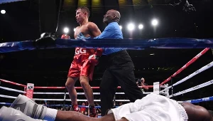 Giennadij Gołowkin ma na deskach rywala