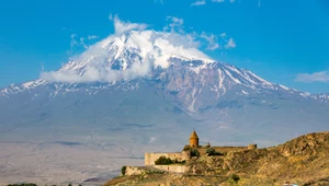 Armenia. Klasztory w cieniu świętej góry