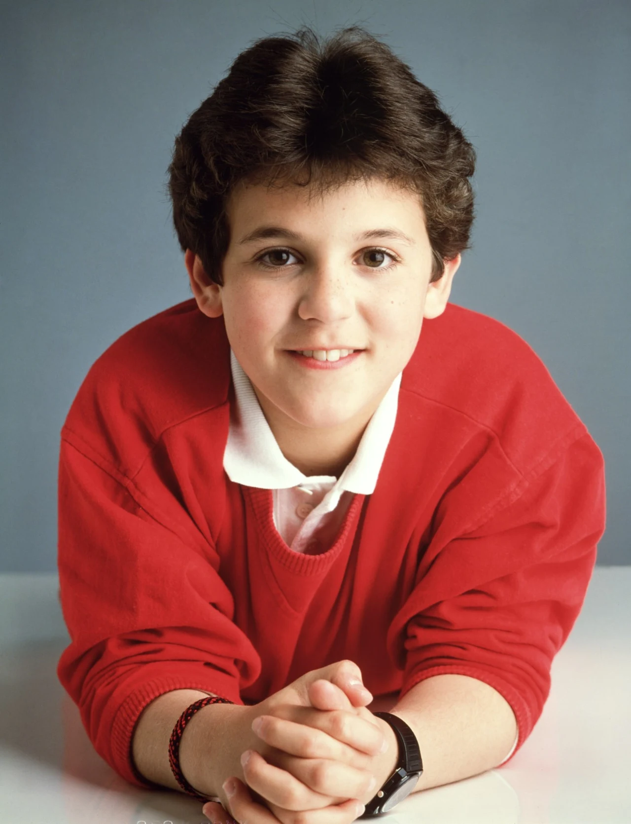 Fredrick Aaron Savage urodził się 9 lipca 1976 roku w Chicago jako syn Joanne i Lewisa Savage, jego ojciec był brokerem i konsultantem. Jego bratem jest aktor Ben Savage, a siostrą - śpiewaczka i aktorka Kala Savage. Dziadkowie Freda byli żydowskimi emigrantami z Polski, Ukrainy, Niemiec i Łotwy.