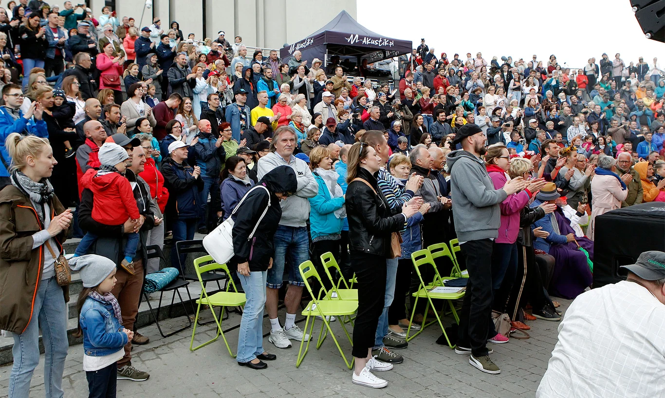 Publiczność na koncercie Tulii 7 lipca w Bydgoszczy. 