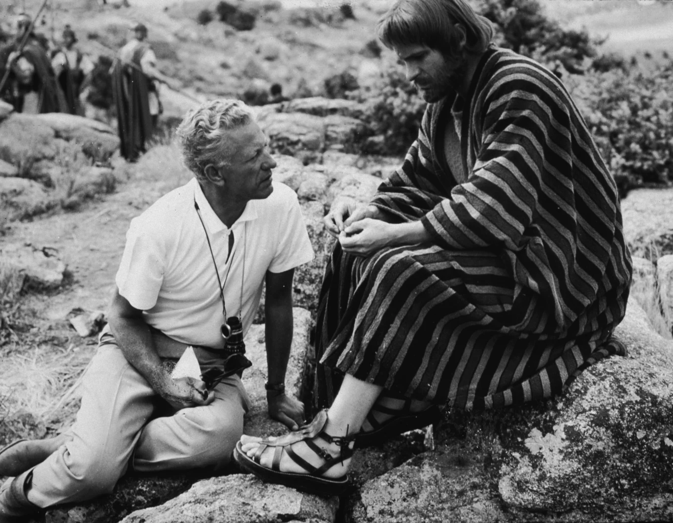 Reżyser Nicholas Ray i Rip Torn na planie filmu "Król królów" (1961)