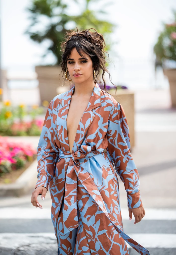 Camila Cabello wystąpiła w piosence i teledysku Marka Ronsona