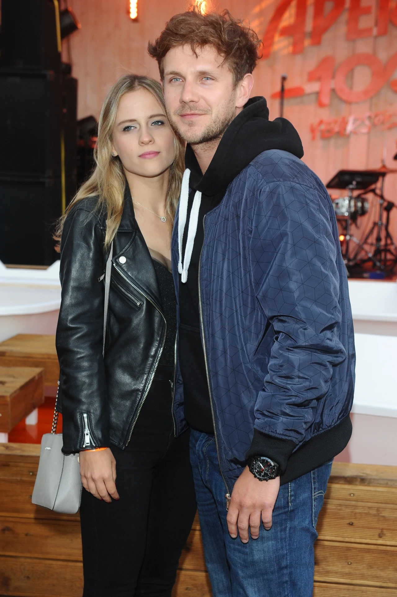 Antoni Królikowski z dziewczyną Antoni Królikowski z dziewczyną