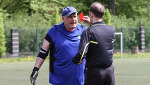 Ojciec Mateusz -  Odcinek 256: "Piłkarski poker"