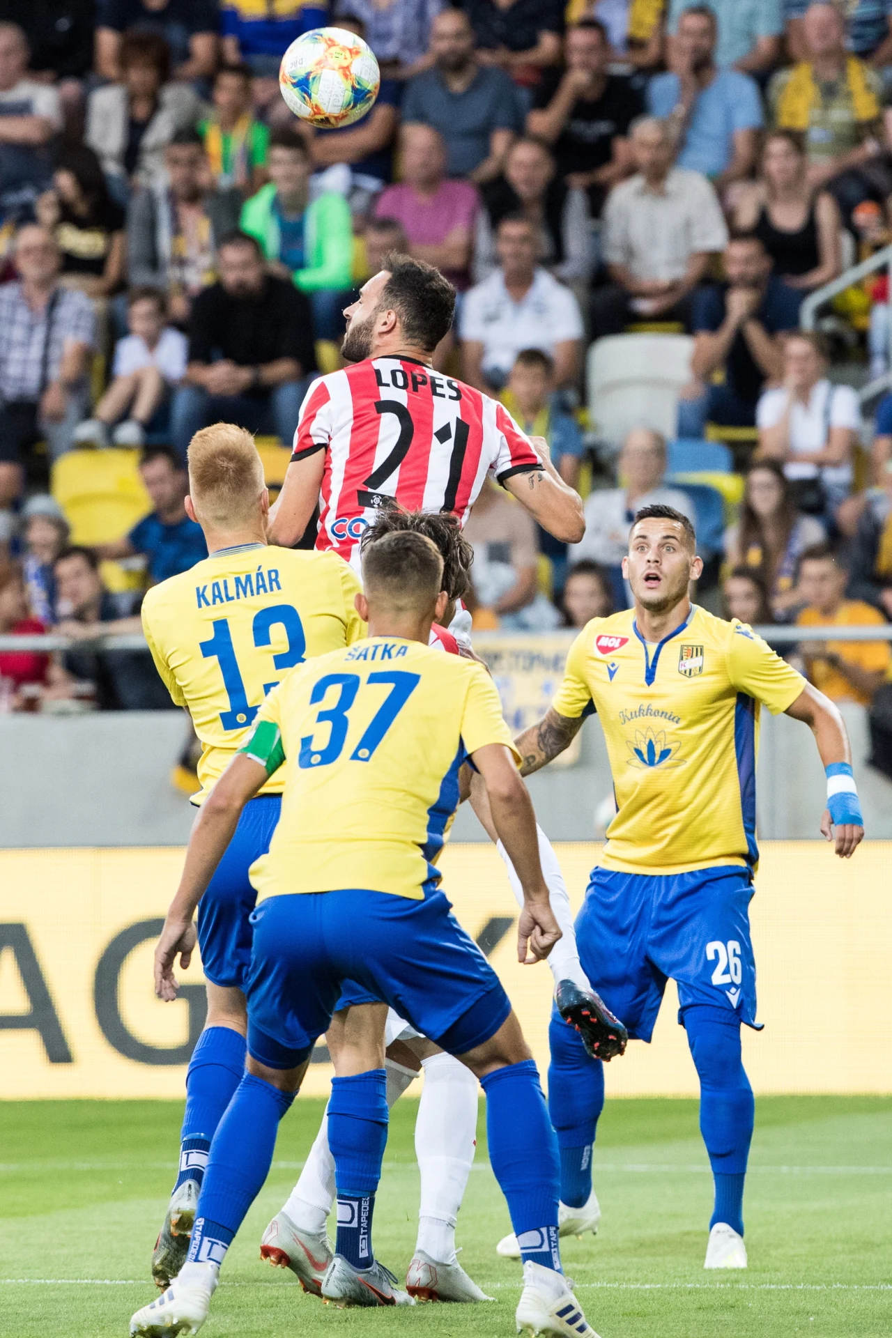 Rafael Lopes skacze do "główki"