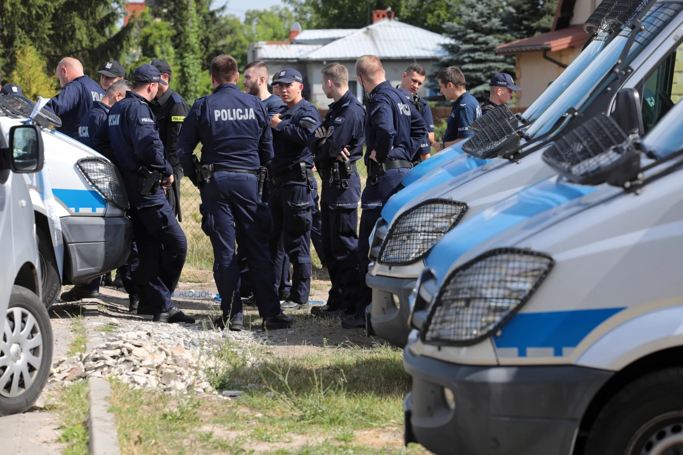 Akcja poszukiwawcza. 5-letni Dawid Żukowski, gdy ojciec zabrał go z domu, był ubrany w szaroniebieską bluzę dresową, niebieskie jeansy i niebieskie trampki z obrazkami Zygzaka McQueena.