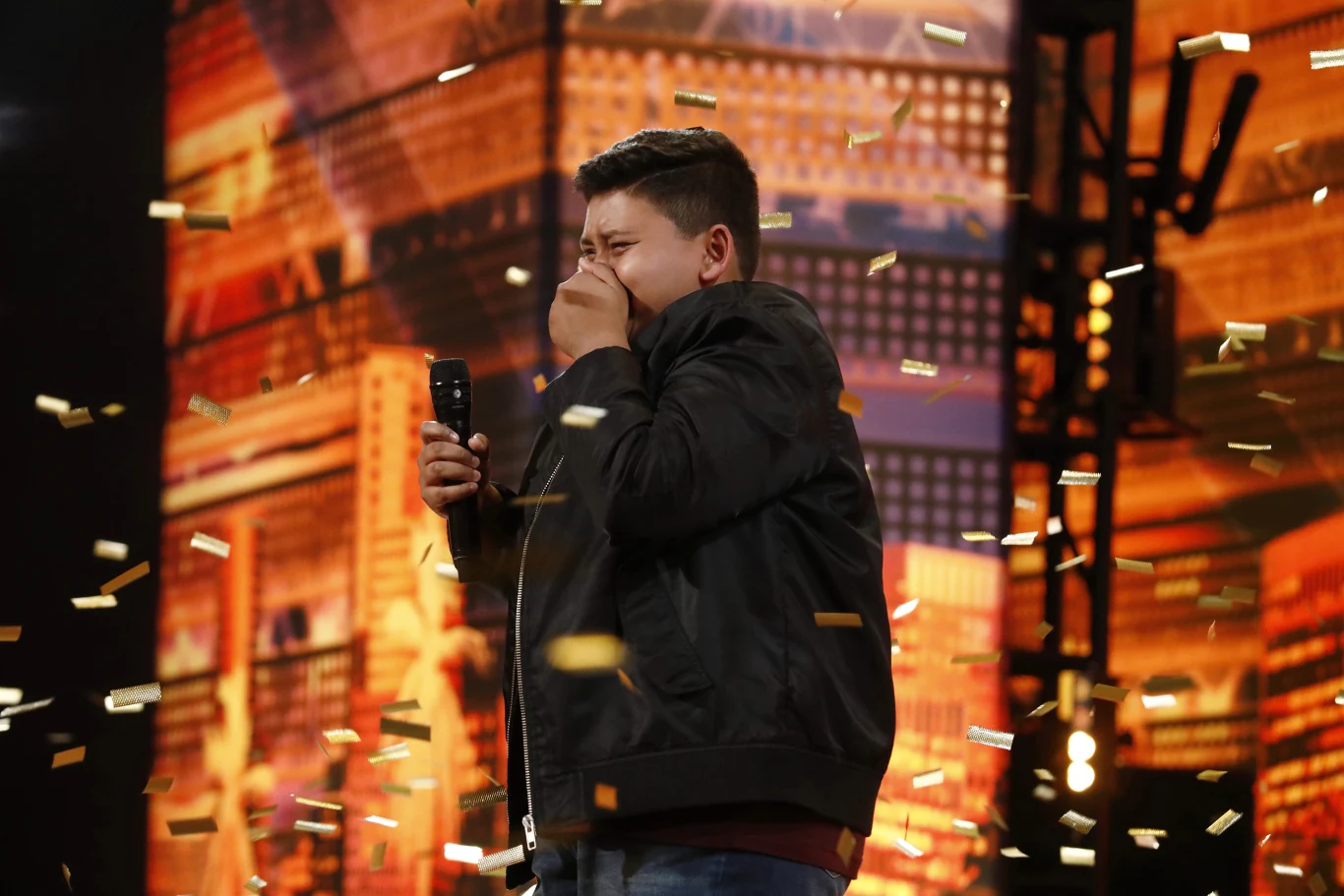 12-letni Luke Islam został nagrodzony złotym przyciskiem 12-letni Luke Islam został nagrodzony złotym przyciskiem