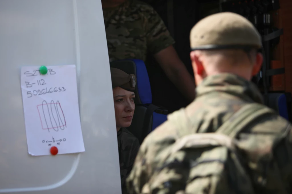 Akcja poszukiwawcza. 5-letni Dawid Żukowski, gdy ojciec zabrał go z domu, był ubrany w szaroniebieską bluzę dresową, niebieskie jeansy i niebieskie trampki z obrazkami Zygzaka McQueena. Akcja poszukiwawcza. 5-letni Dawid Żukowski, gdy ojciec zabrał go z domu, był ubrany w szaroniebieską bluzę dresową, niebieskie jeansy i niebieskie trampki z obrazkami Zygzaka McQueena.