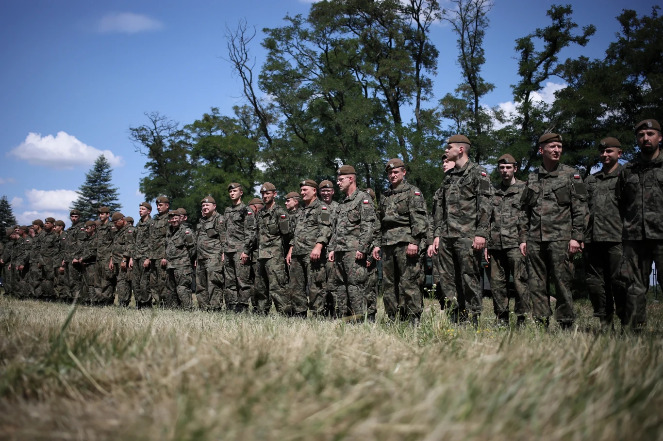 Akcja poszukiwawcza. 5-letni Dawid Żukowski, gdy ojciec zabrał go z domu, był ubrany w szaroniebieską bluzę dresową, niebieskie jeansy i niebieskie trampki z obrazkami Zygzaka McQueena.