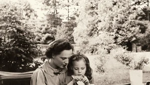 Jesień 1937 r. Virgilia Sapieha z córką Krysią.  Fot. Ze zbiorów Virgilii Christiny Sapiehy Fremantle  