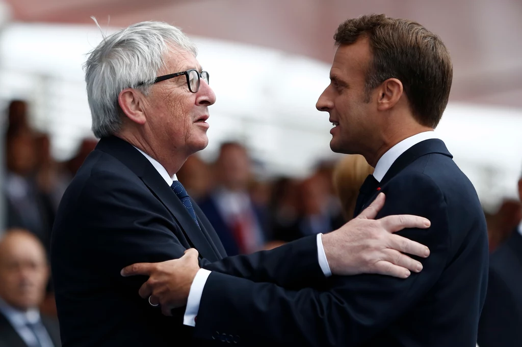 "Od końca II wojny światowej Europa nie była tak potrzebna. Budowanie europejskiej obrony, we współpracy z Sojuszem Północnoatlantyckim (...) jest priorytetem dla Francji. To temat tej parady" - wskazał Macron "Od końca II wojny światowej Europa nie była tak potrzebna. Budowanie europejskiej obrony, we współpracy z Sojuszem Północnoatlantyckim (...) jest priorytetem dla Francji. To temat tej parady" - wskazał Macron