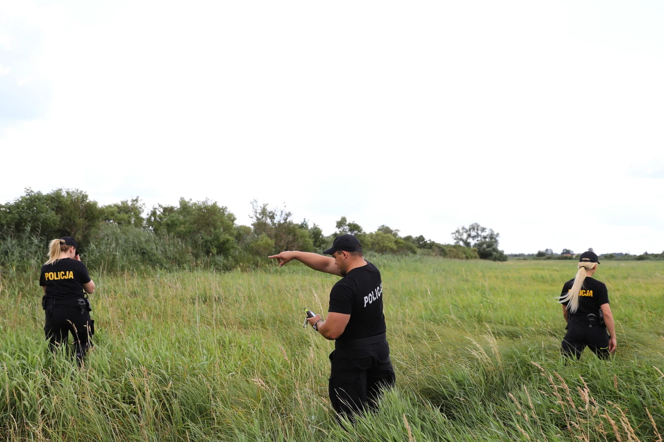 Akcja poszukiwawcza. 5-letni Dawid Żukowski, gdy ojciec zabrał go z domu, był ubrany w szaroniebieską bluzę dresową, niebieskie jeansy i niebieskie trampki z obrazkami Zygzaka McQueena.