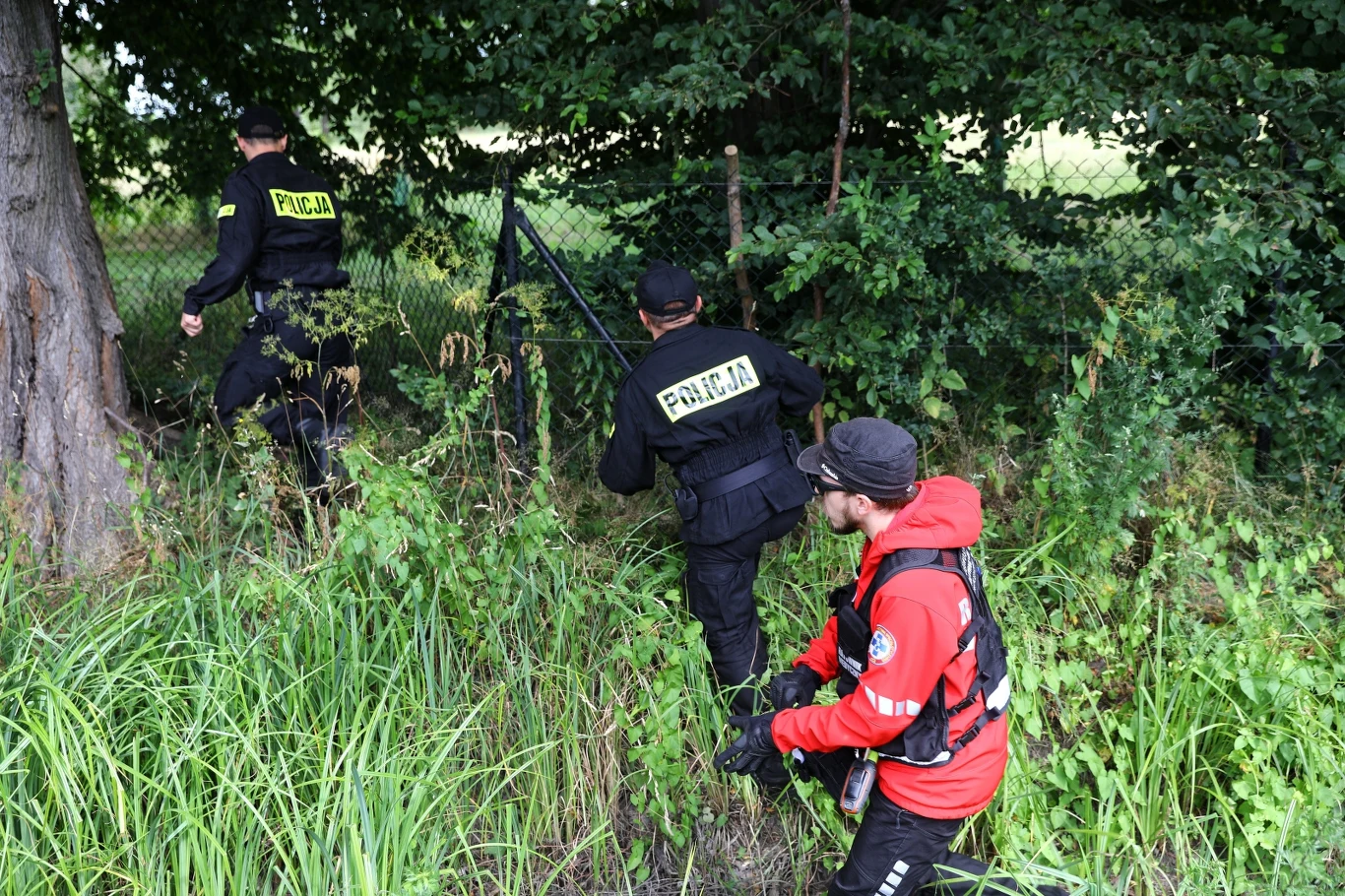 Akcja poszukiwawcza. 5-letni Dawid Żukowski, gdy ojciec zabrał go z domu, był ubrany w szaroniebieską bluzę dresową, niebieskie jeansy i niebieskie trampki z obrazkami Zygzaka McQueena.