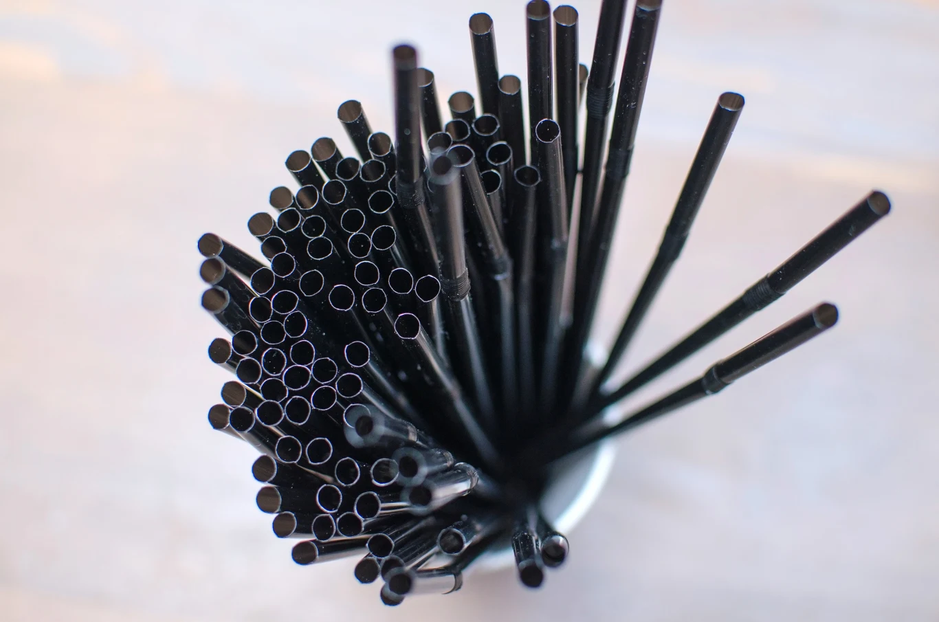 Metalowe słomki są bardziej eko od plastikowych, ale czy są bezpieczne? Metalowe słomki są bardziej eko od plastikowych, ale czy są bezpieczne?