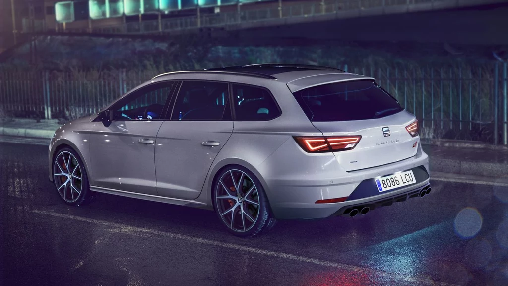 SEAT Leon Sportourer ST CUPRA 370 Carbon  - w Polsce pojawiło się tylko 13 egzemplarzy tego modelu