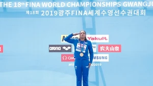 Ana Marcela Cunha na podium