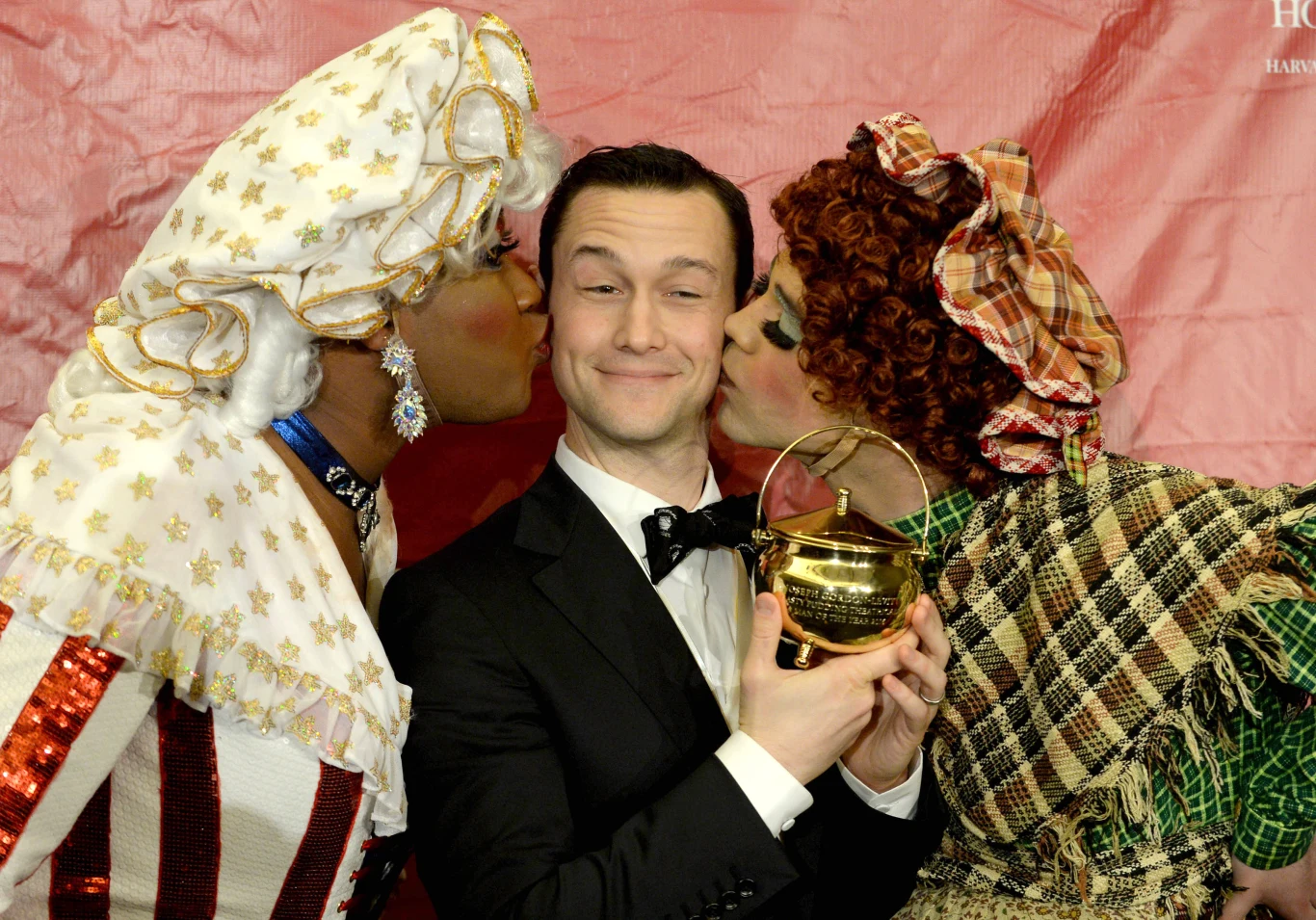 Jak widać, nie pomogło. Zdania są jednak podzielone. „Dzięki tej platformie możemy szlifować umiejętności i dodawać własne pomysły do innych dzieł, jak w dużym studiu. Dla mnie to był bardzo luźny projekt” - mówi Alexis Le Borgne, który umieścił w Beyond Good and Evil 2 dwa projekty.