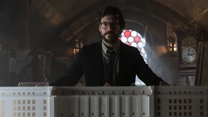 Profesor (Álvaro Morte)