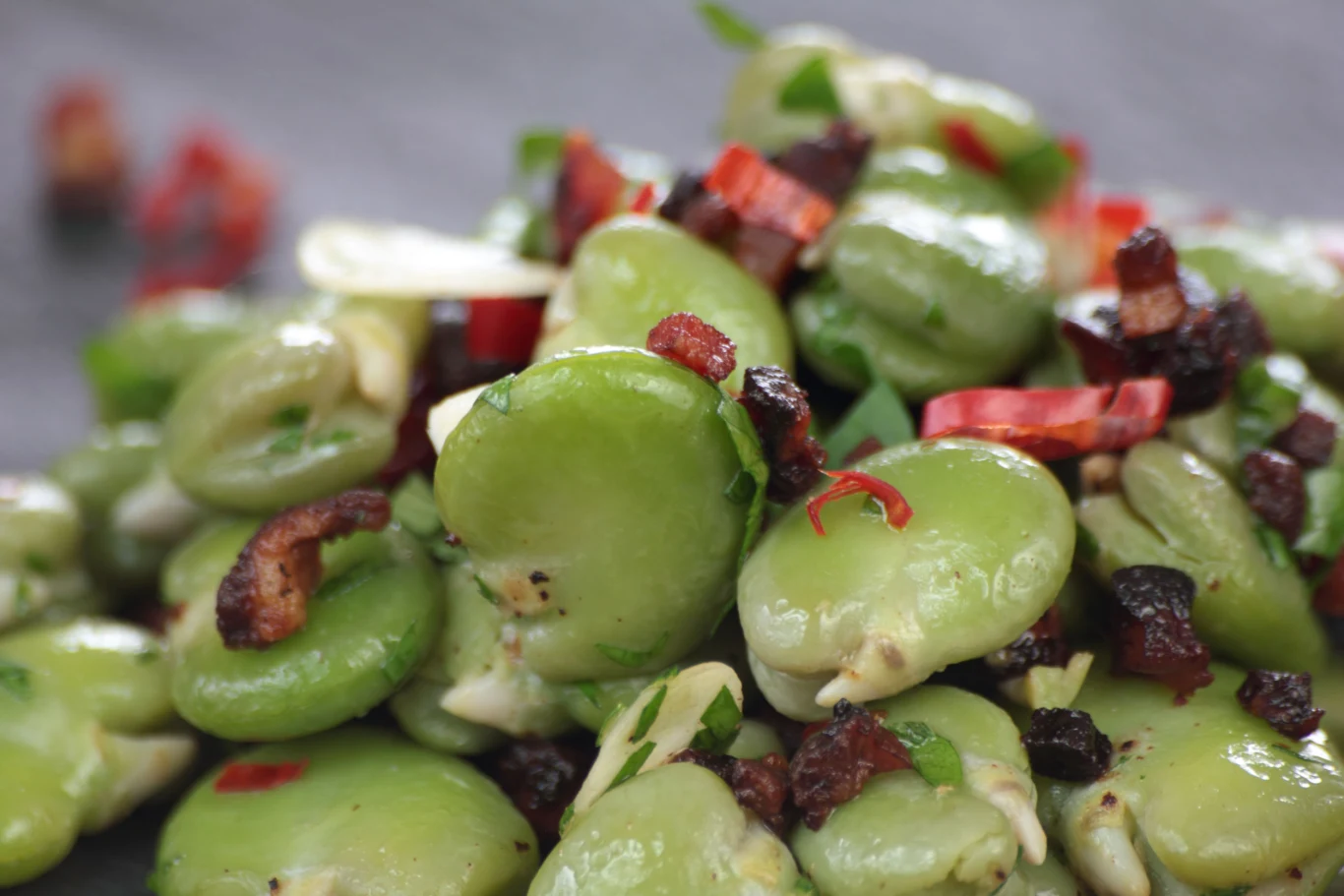 Bób możemy podawać na wiele sposobów Bób możemy podawać na wiele sposobów