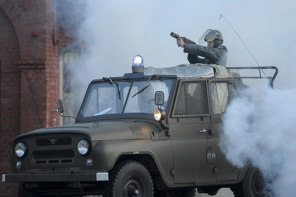 UAZ-y wykorzystywane były między innymi przez ZOMO jako platformy do wyrzutni granatów łzawiących