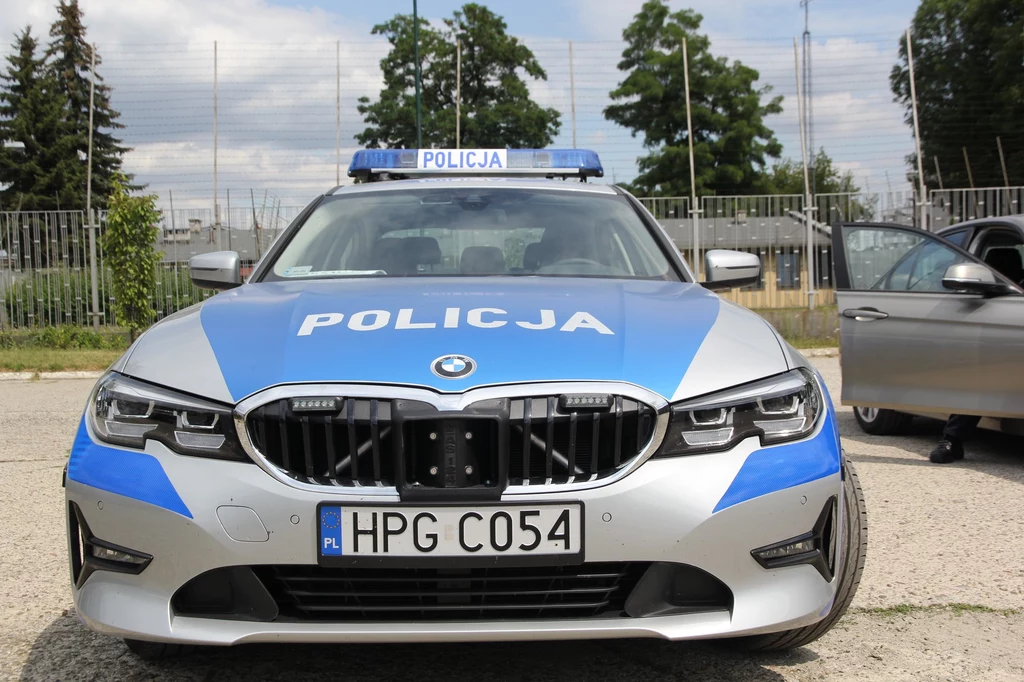 Policjancji będą używali oznakowanych i nieoznakowanych BMW