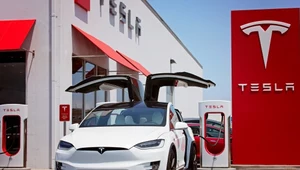 Tesla udostępnia stacje Supercharger także dla innych pojazdów