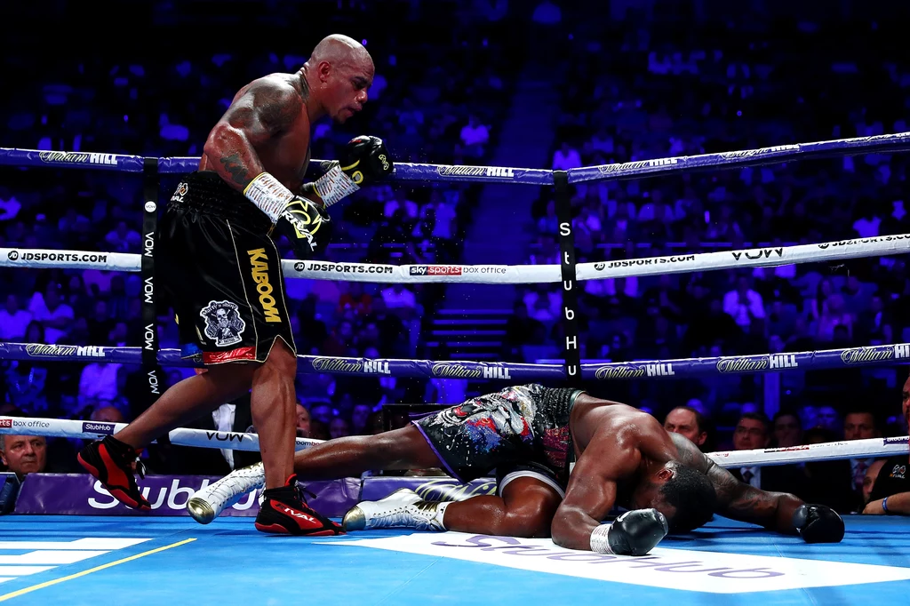Dillian Whyte podniósł się z desek i pokonał jednogłośnie na punkty Oscara Rivasa