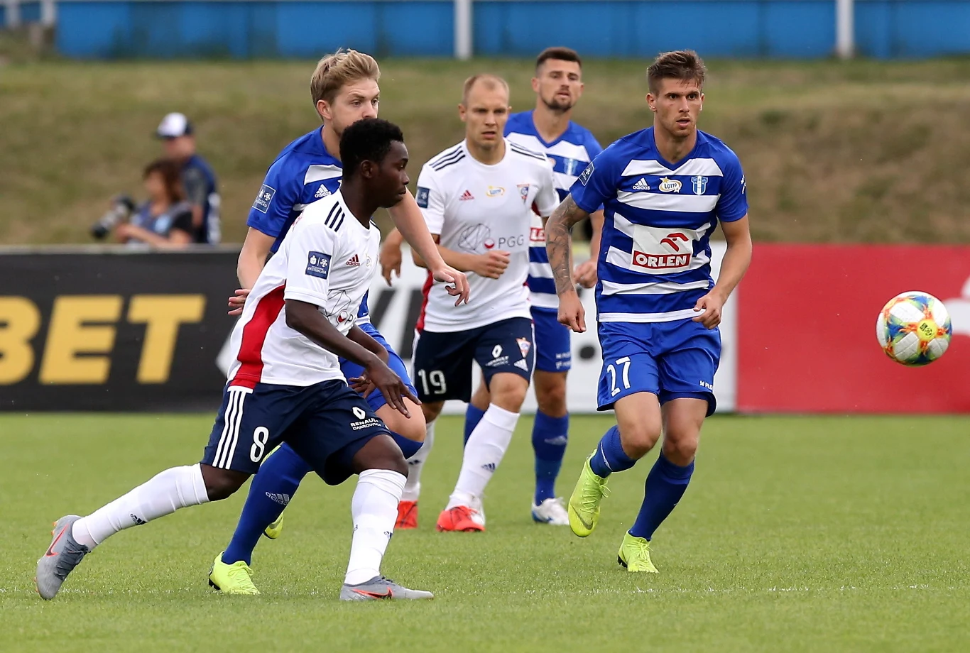 Piłkarze Wisły Płock Dominik Furman (L-tył), Piotr Tomasik (2P) i Alen Stevanović (P) oraz Alasana Manneh (L-przód) i Kamil Zapolnik (C) z Górnika Zabrze Piłkarze Wisły Płock Dominik Furman (L-tył), Piotr Tomasik (2P) i Alen Stevanović (P) oraz Alasana Manneh (L-przód) i Kamil Zapolnik (C) z Górnika Zabrze