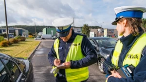 Przekroczenie prędkości o 50 km/h w terenie zabudowanym to utrata prawa jazdy na 3 miesiące. Kierowcy zdają się o tym nie pamiętać