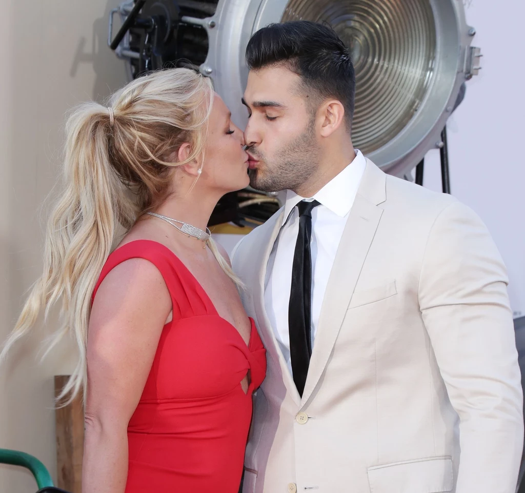 Britney Spears oraz Sam Asghari na premierze filmu "Pewnego razu w Hollywood", fot. Rex Features/East News Britney Spears oraz Sam Asghari na premierze filmu "Pewnego razu w Hollywood", fot. Rex Features/East News