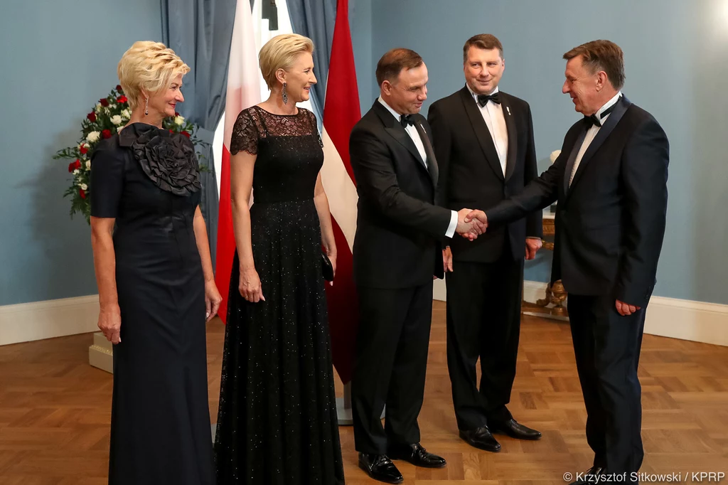 Para prezydencka w towarzystwie prezydenta Łotwy Raimondsa Vējonisa i jego małżonki, rok 2018, fot. Krzysztof Sitkowsk