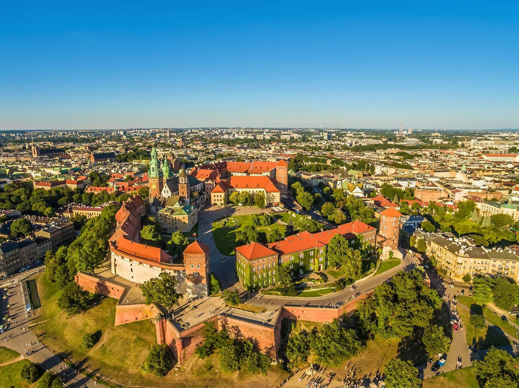 Zamek na Wawelu to niezwykle popularna atrakcja turystyczna. Trwają prace nad nową trasą dla zwiedzających.