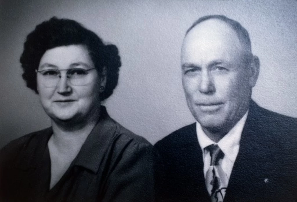 Farmer William W. 'Mac' Brazel z żoną. To on jako pierwszy odkrył w 1947 roku szczątki obiektu latającego w Roswell, który według władz miał być balonem pogodowym