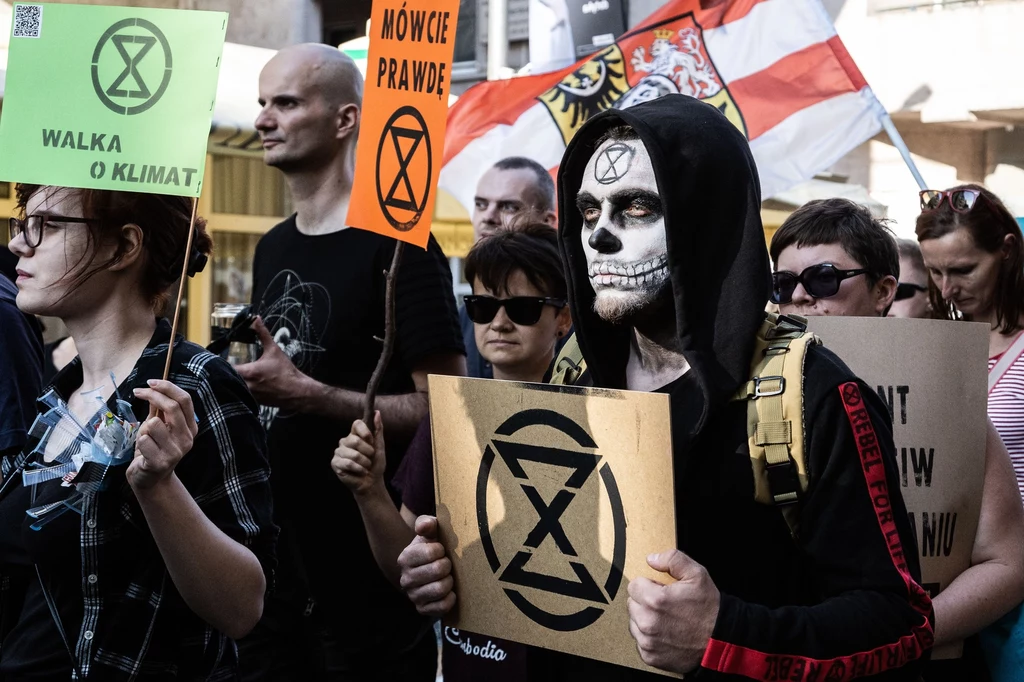Happening Extinction Rebellion we Wrocławiu Happening Extinction Rebellion we Wrocławiu