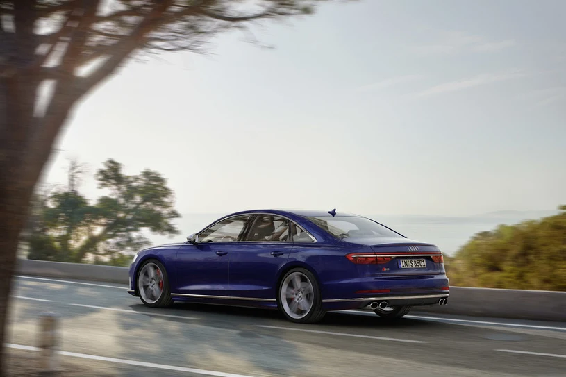 Audi S8