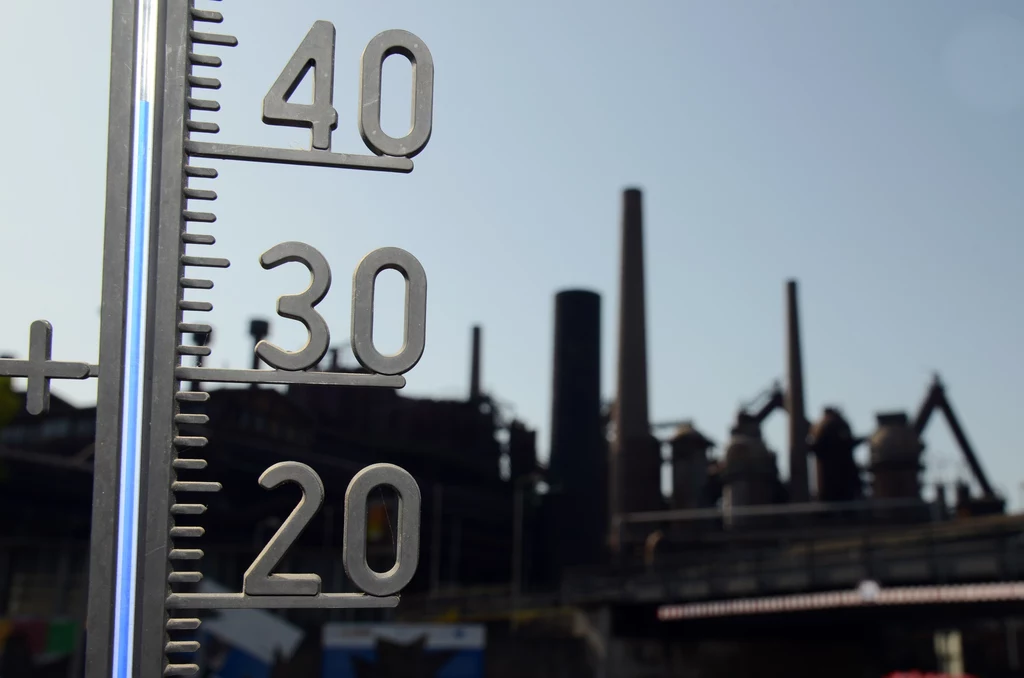 42 stopnie Celsjusza pokazały termometry w Lingen w Dolnej Saksonii 42 stopnie Celsjusza pokazały termometry w Lingen w Dolnej Saksonii