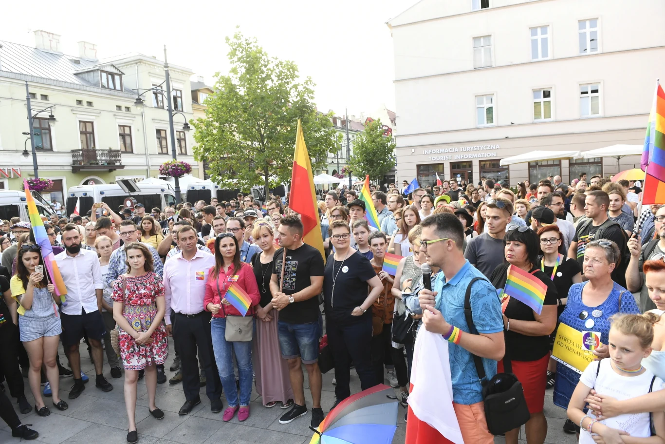 W Łodzi udział w pikiecie wzięło około pół tysiąca osób.