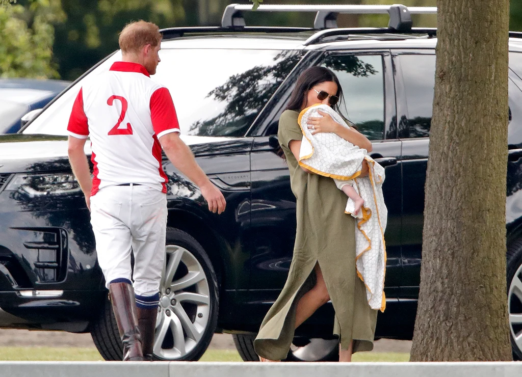 Książę Harry i Meghan Markle z synkiem