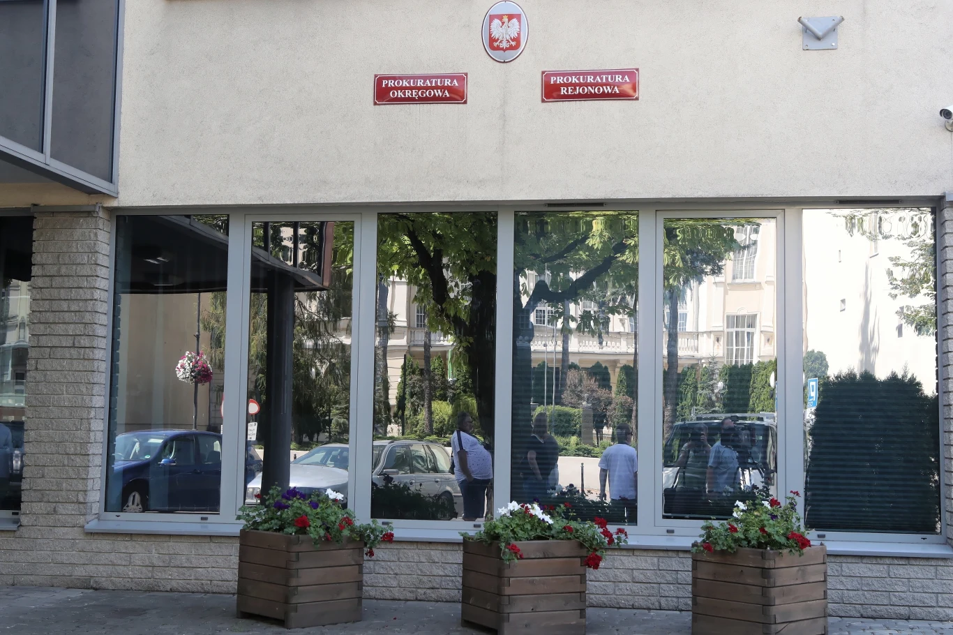 Prokuratura w Piotrkowie Trybunalskim, gdzie przesłuchiwany był dziennikarz telewizyjny Kamil D. Prokuratura w Piotrkowie Trybunalskim, gdzie przesłuchiwany był dziennikarz telewizyjny Kamil D.