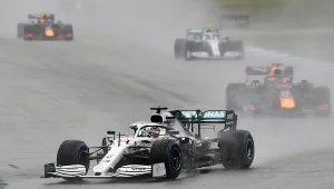Lewis Hamilton miał w niedzielę sporo problemów