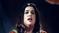 Cass Elliot była uznawana przez krytyków jako wiodąca siła wokalna zespołu The Mamas & The Papas. Charyzmatyczna piosenkarka i jej wyróżniająca się barwa głosu przyczyniły się do sukcesów The Mamas & The Papas. Mama Cass zaśpiewała w tak znanych przebojach grupy, jak "California Dreamin'", "Monday Monday" czy "Words Of Love", a także w klasyku "Dream A Little Dream Of Me" z 1931 roku, autorstwa Fabiana Andre, Wilbura Schwandta i Gusa Kahna.