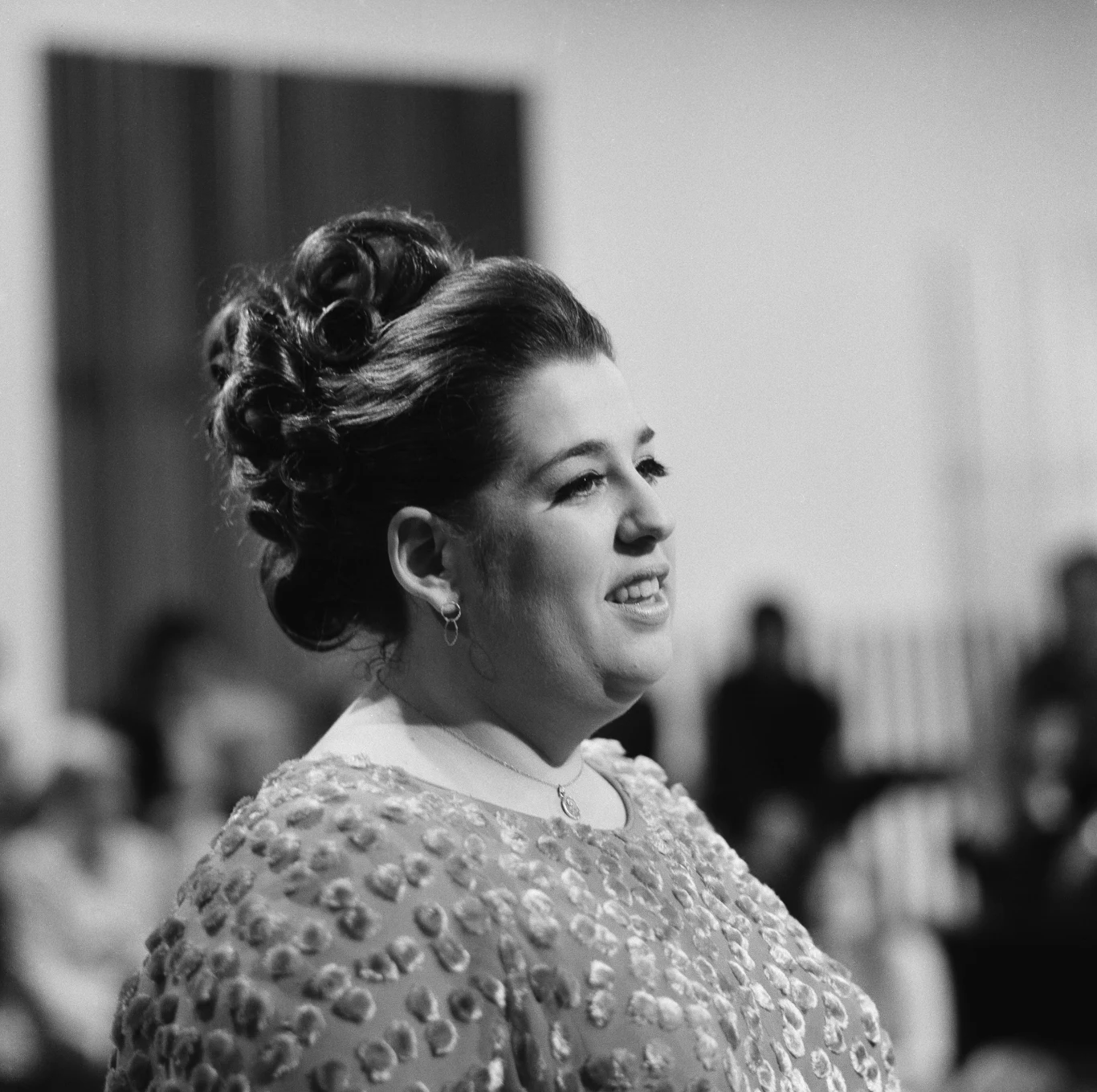 Prawda była jednak taka, że na kilka miesięcy przed śmiercią Cass Elliot podjęła kolejną dietę i w krótkim czasie schudła aż 36 kilogramów. Serce artystki nie wytrzymało kolejnej wyczerpującej kuracji i gwałtownego spadku wagi ciała.