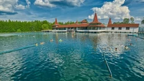 Borowiny z jeziora Heviz sprzedawane są jako naturalny środek leczniczy.