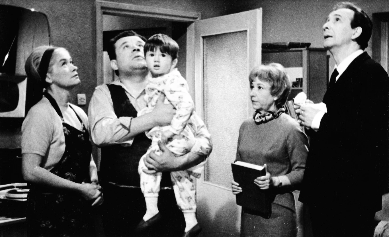  Kadr z filmu "Wojna domowa" w reżyserii Jerzego Gruzy